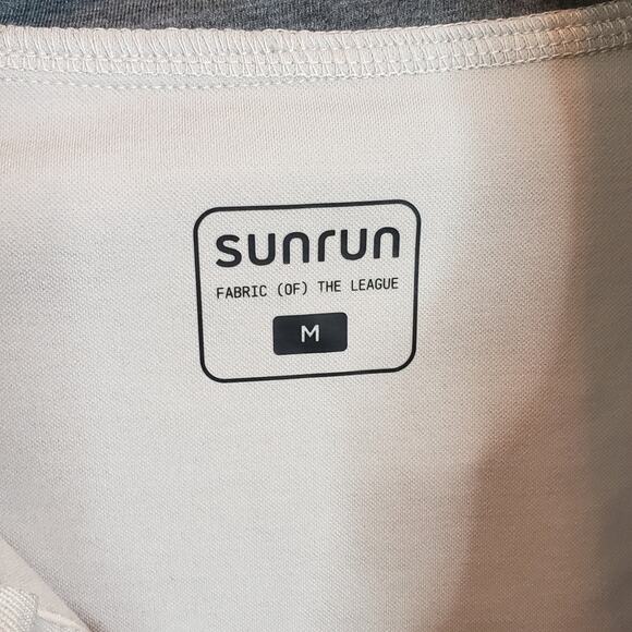 Sunrun quarter zip magnetic pullover, light grey, like new, medium - Picture 5 of 7